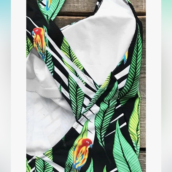 Cupshe Tropical One Piece Swimsuit - Size Small - Picture 5 of 10